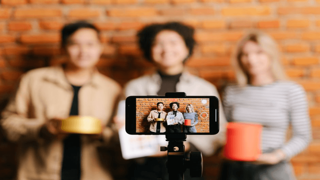 Influencer Marketing Schweiz: Wirkliche Nähe zur Zielgruppe – Wie Schweizer KMUs durch authentische Creator-Partner messbare Markenwirkung erzielen.
